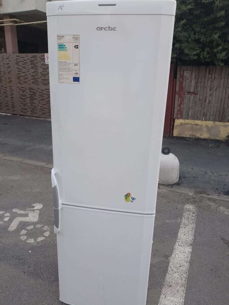 Frigider combina frigorifica Arctic, metrou Tineretului.
