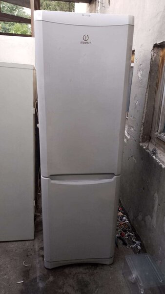 Frigider combina frigorifica Arctic, metrou Tineretului.